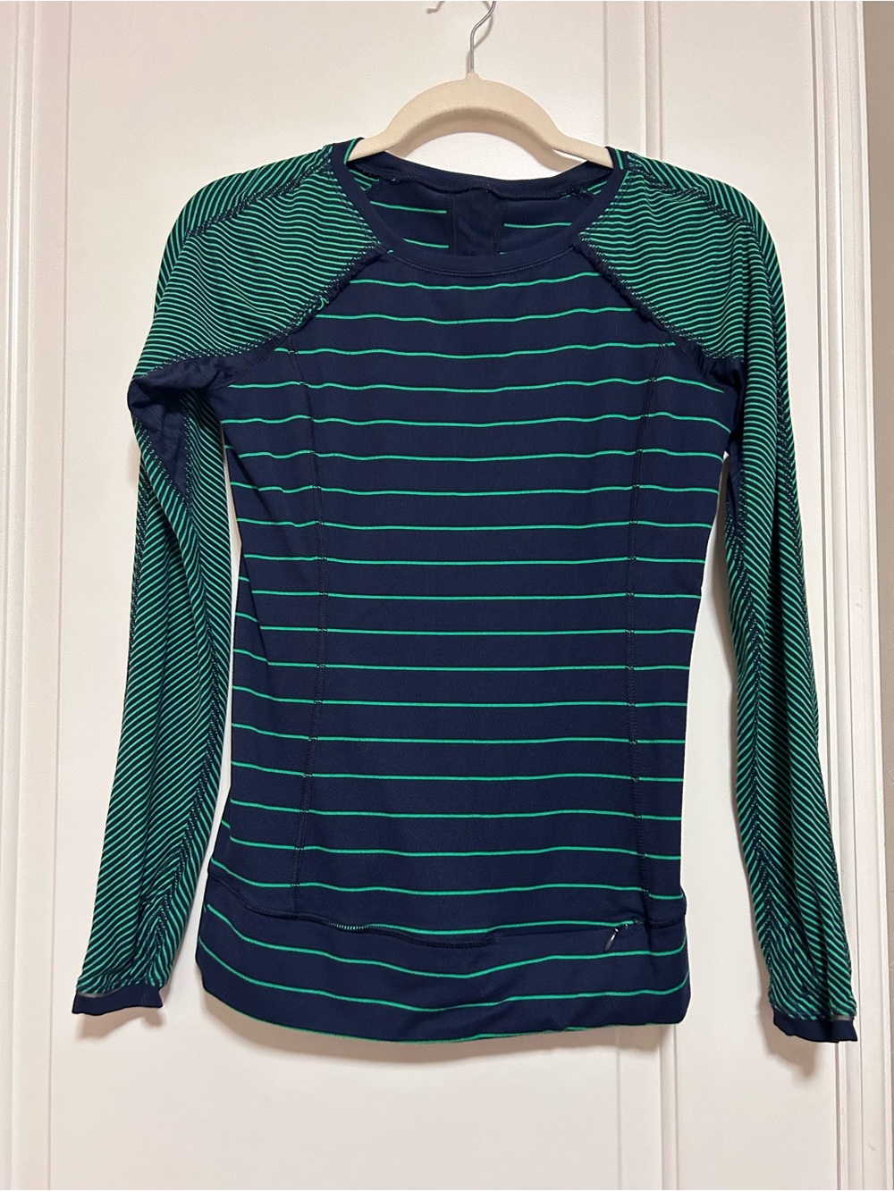 🍋💙🧘🏽‍♀️Lululemon Full Tilt Navy & Green Striped L/S Performance Tee🧘🏽‍♀️💙🍋